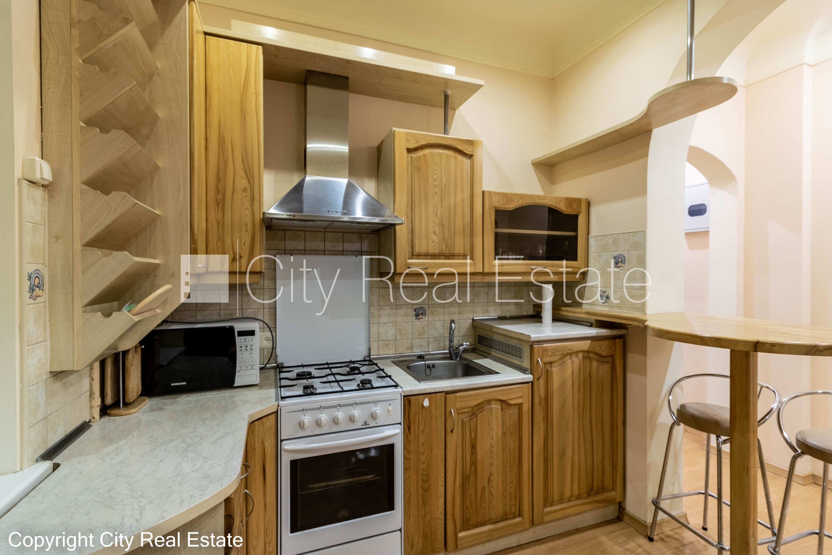 Sludinājumi. Pagalma māja, labiekārtota apzaļumota teritorija, ieeja no pagalma, guļamistabu skaits 1 gab., Cena: 600 EUR/mēn Foto #2