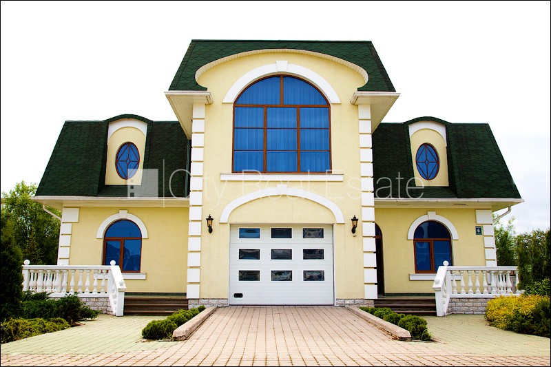 Sludinājumi. Labiekārtota apzaļumota teritorija, garāža vienai automašīnai, objektu apsargā fiziskā apsardze, Cena: 1000 EUR/mēn Foto #1