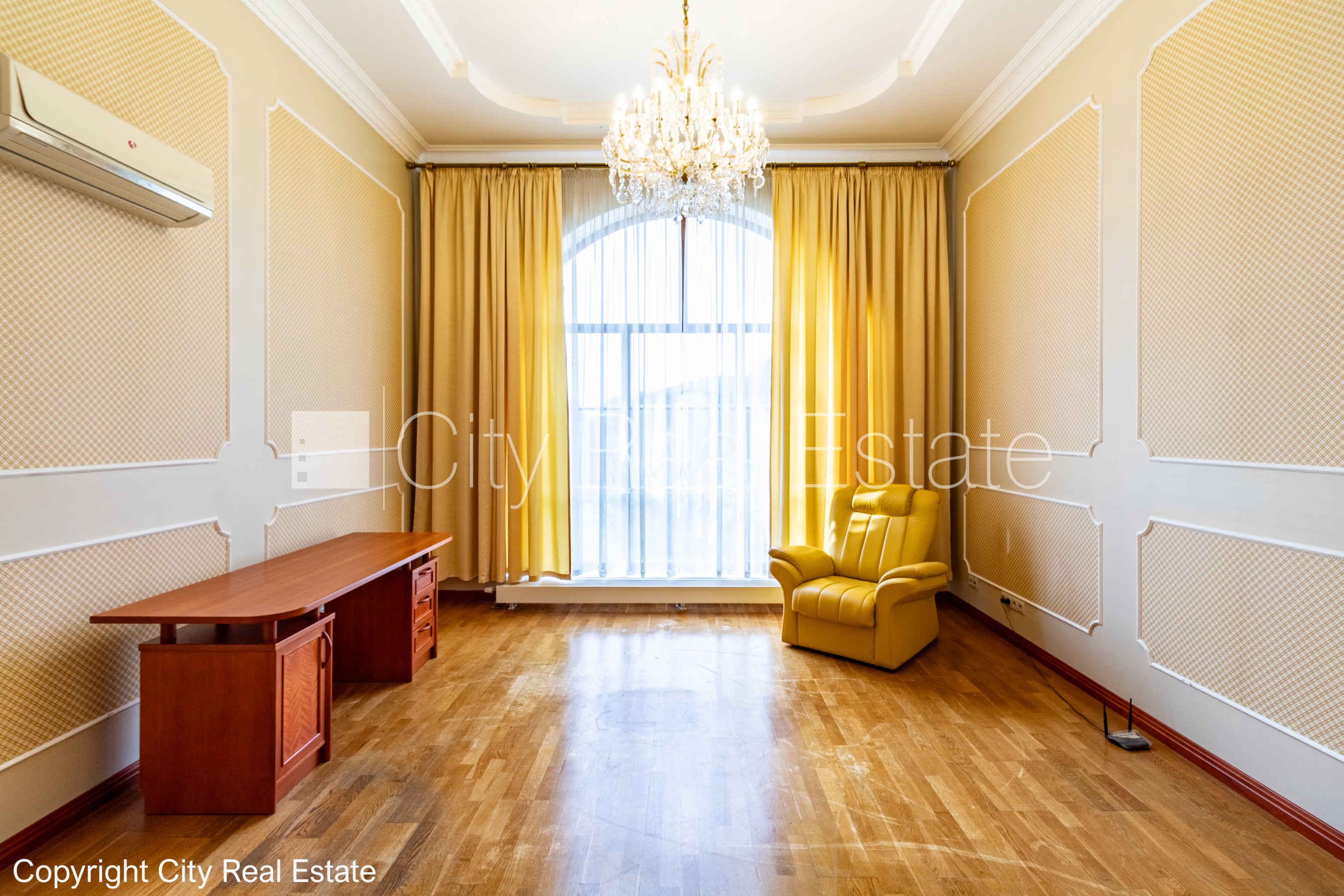 Sludinājumi. Labiekārtota apzaļumota teritorija, garāža vienai automašīnai, objektu apsargā fiziskā apsardze, Cena: 1000 EUR/mēn Foto #24