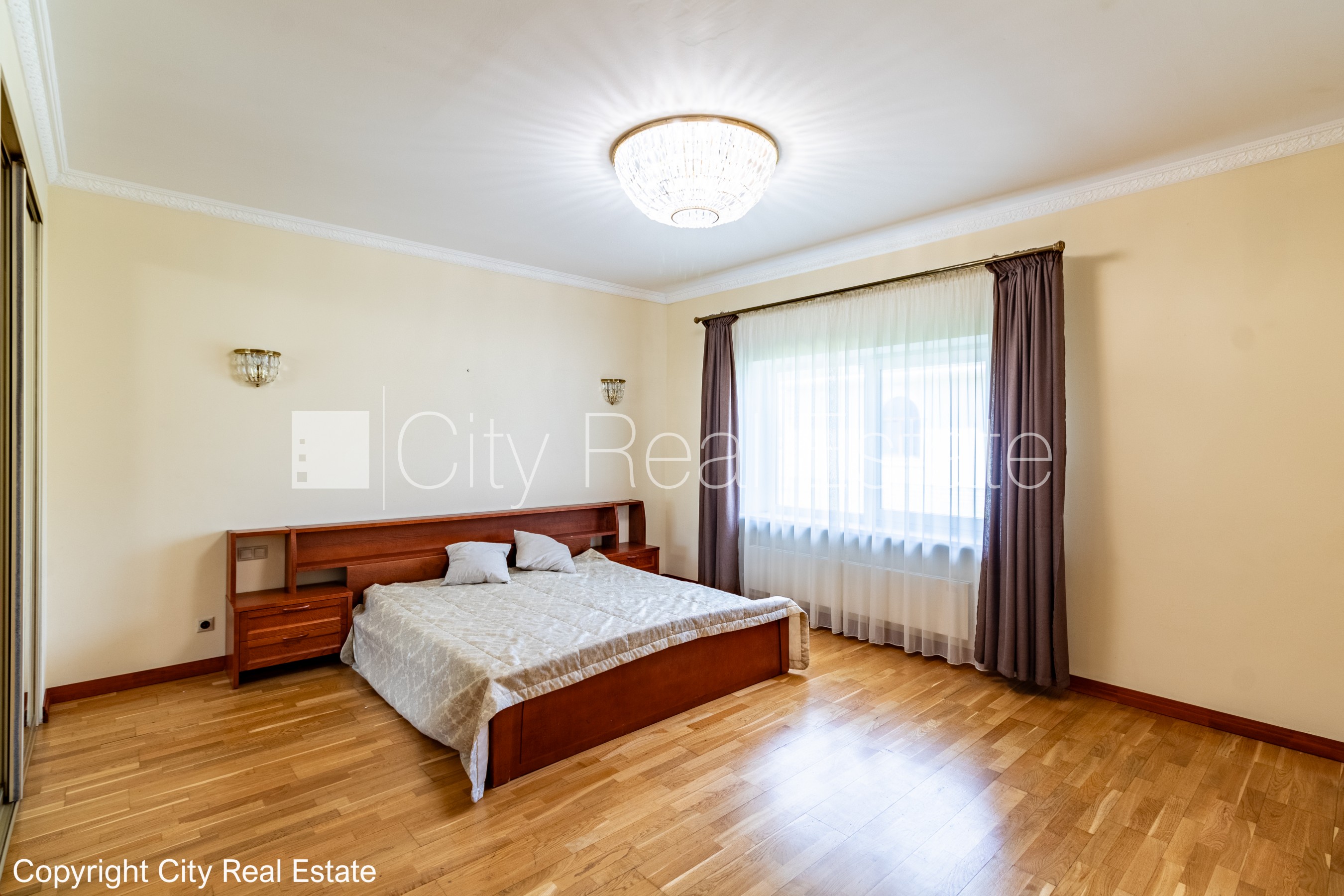 Sludinājumi. Labiekārtota apzaļumota teritorija, garāža vienai automašīnai, objektu apsargā fiziskā apsardze, Cena: 1000 EUR/mēn Foto #8