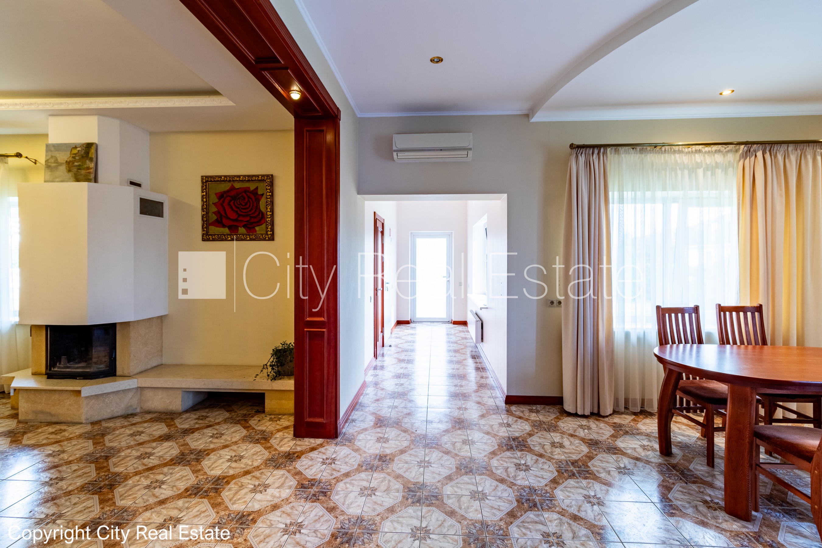 Sludinājumi. Labiekārtota apzaļumota teritorija, garāža vienai automašīnai, objektu apsargā fiziskā apsardze, Cena: 1000 EUR/mēn Foto #5