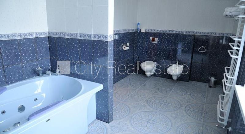 Sludinājumi. Slēgta teritorija, garāža vienai automašīnai, terase, guļamistabu skaits 3 gab., studio tipa, Cena: 295000 EUR Foto #16