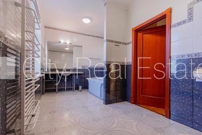 Sludinājumi. Slēgta teritorija, garāža vienai automašīnai, terase, guļamistabu skaits 3 gab., studio tipa, Cena: 295000 EUR Foto #15