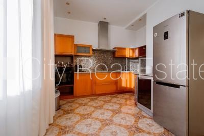 Sludinājumi. Slēgta teritorija, garāža vienai automašīnai, terase, guļamistabu skaits 3 gab., studio tipa, Cena: 295000 EUR Foto #13