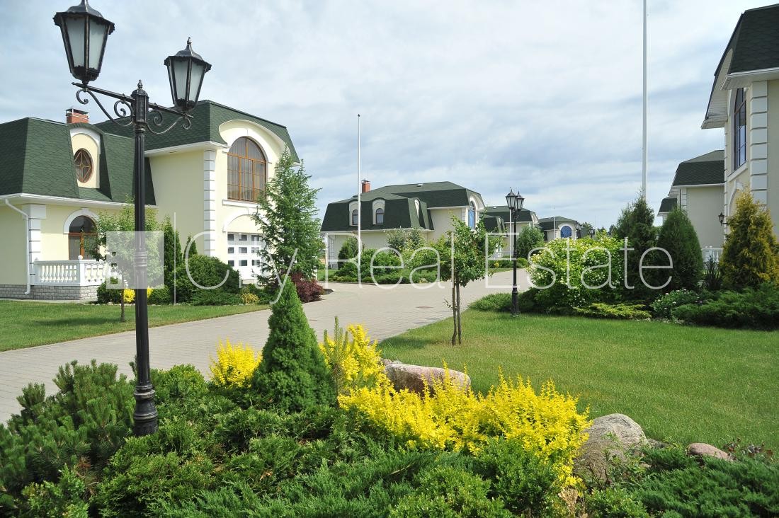 Sludinājumi. Slēgta teritorija, garāža vienai automašīnai, terase, guļamistabu skaits 3 gab., studio tipa, Cena: 295000 EUR Foto #24