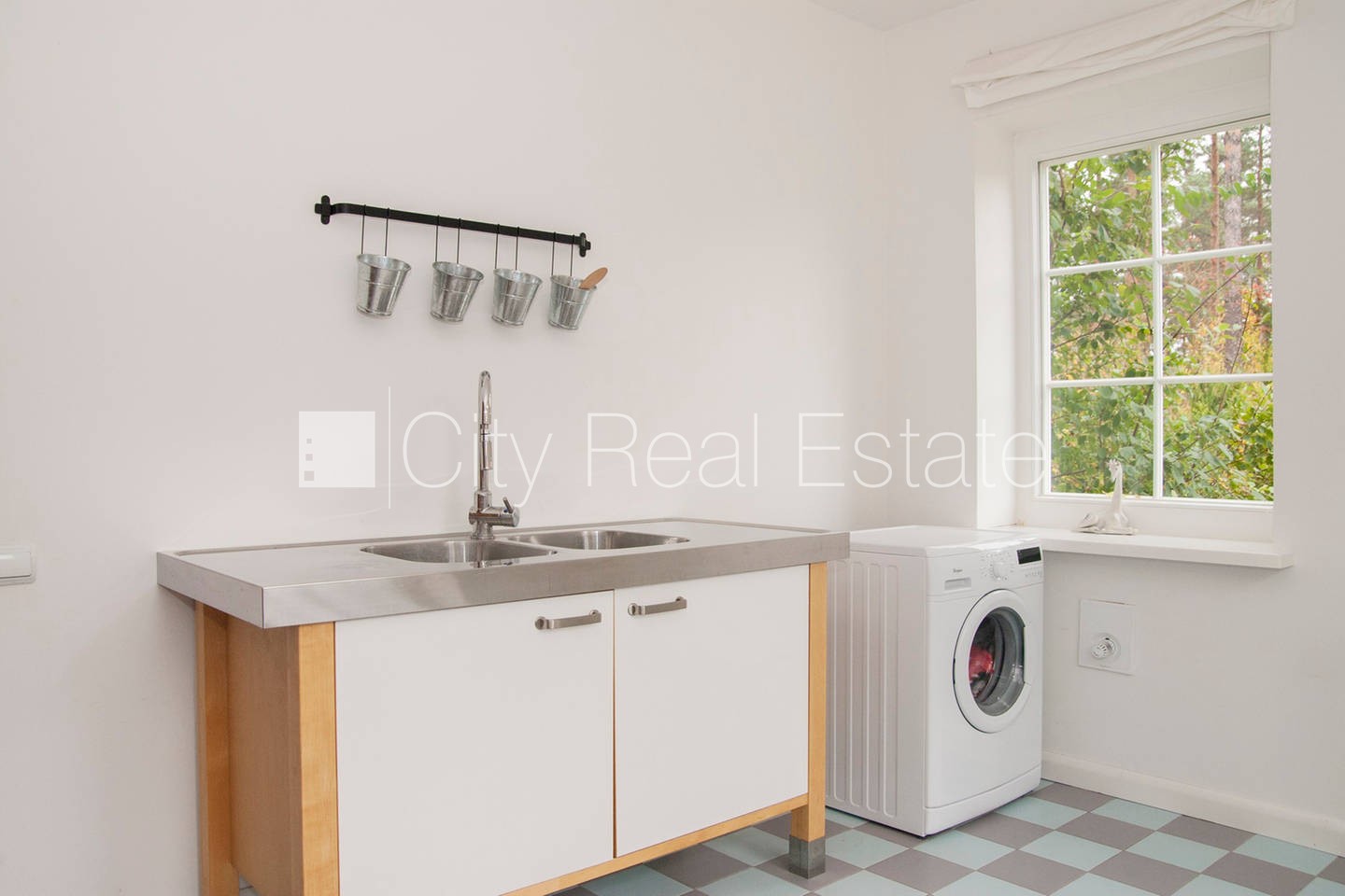 Sludinājumi. Zeme īpašumā, jaunceltne, dakstiņu jumta segums, ķieģeļu mūra sienas, labiekārtota apzaļumota Cena: 525000 EUR Foto #19