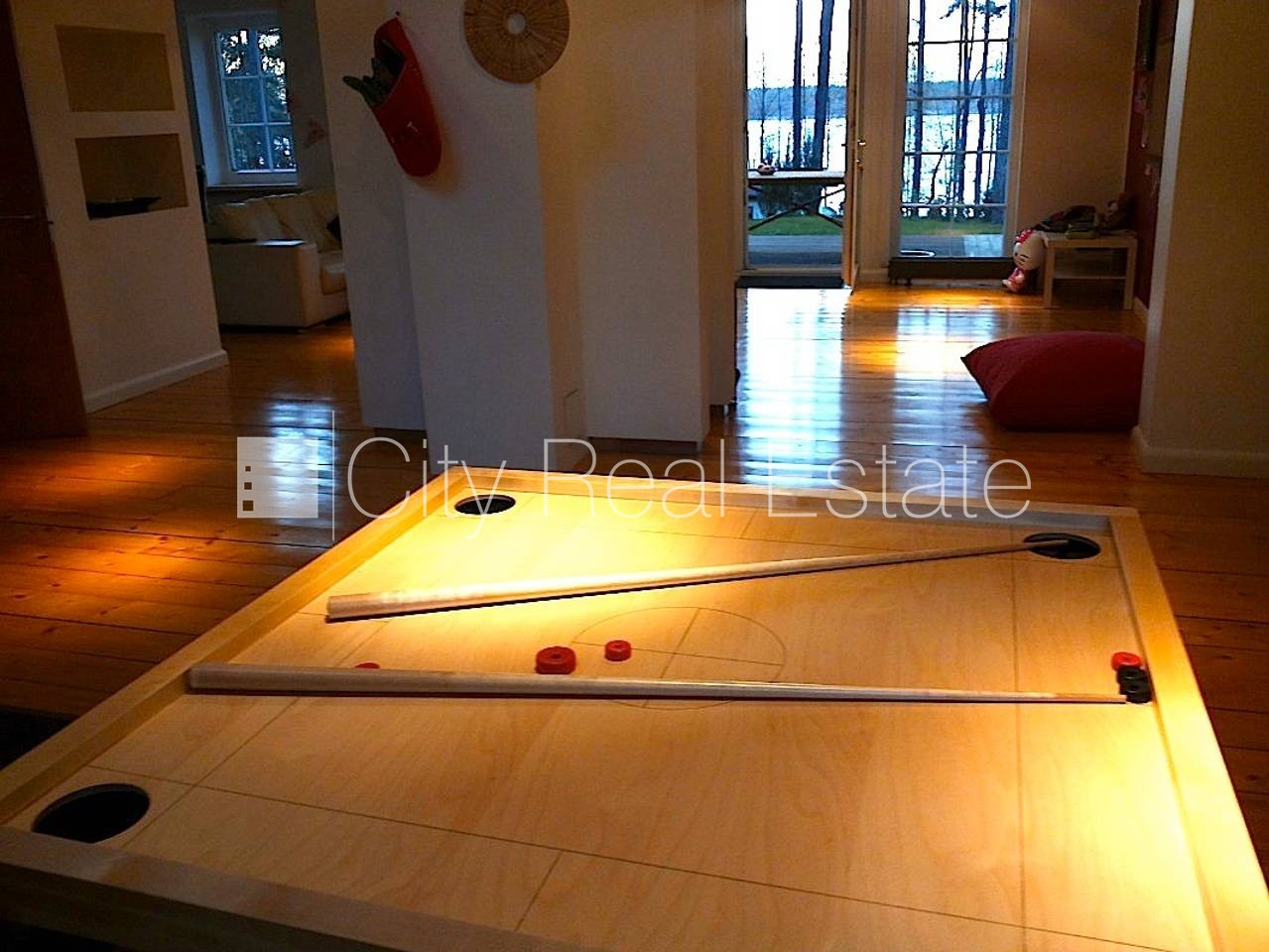 Sludinājumi. Zeme īpašumā, jaunceltne, dakstiņu jumta segums, ķieģeļu mūra sienas, labiekārtota apzaļumota Cena: 525000 EUR Foto #20