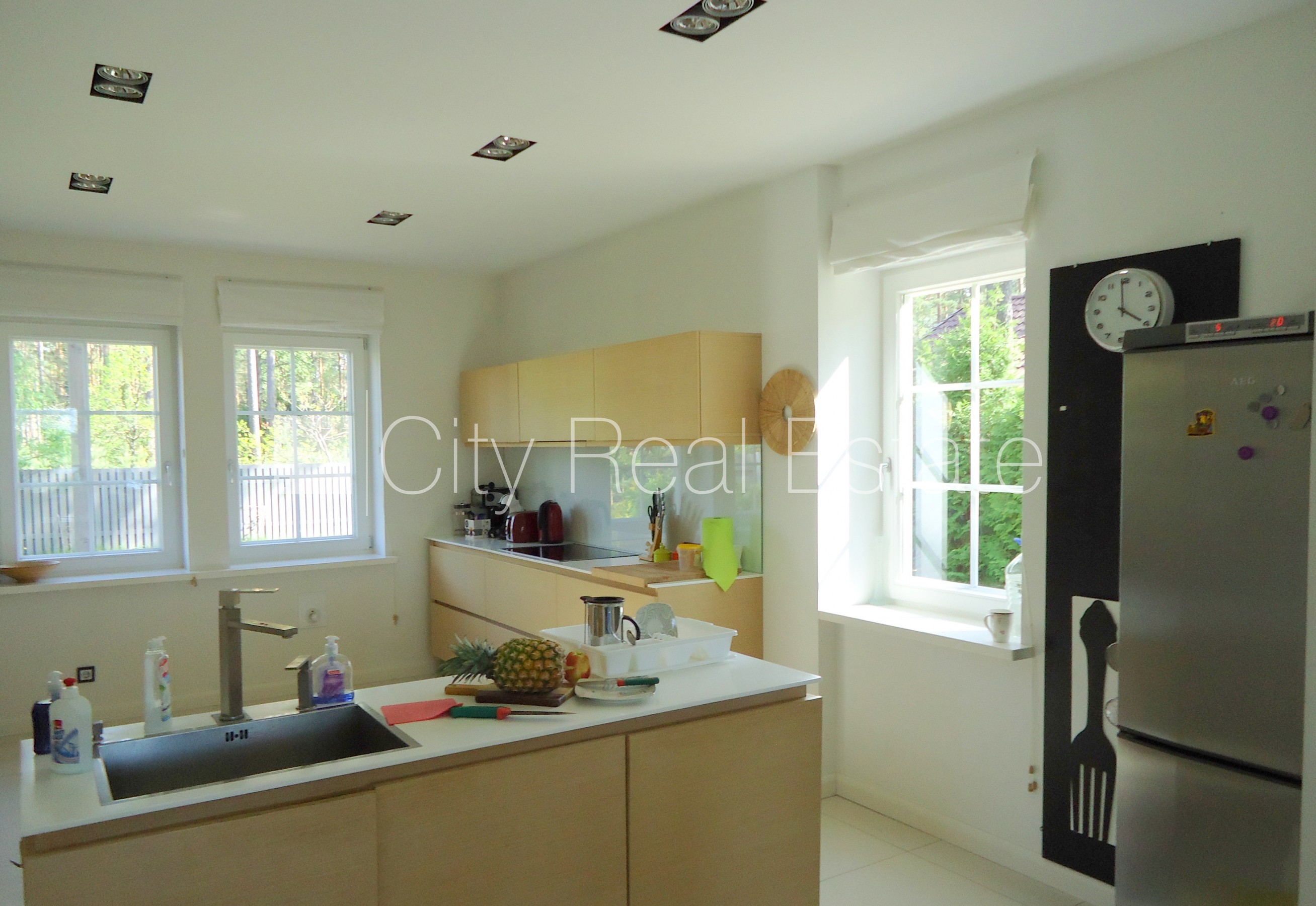 Sludinājumi. Zeme īpašumā, jaunceltne, dakstiņu jumta segums, ķieģeļu mūra sienas, labiekārtota apzaļumota Cena: 525000 EUR Foto #5