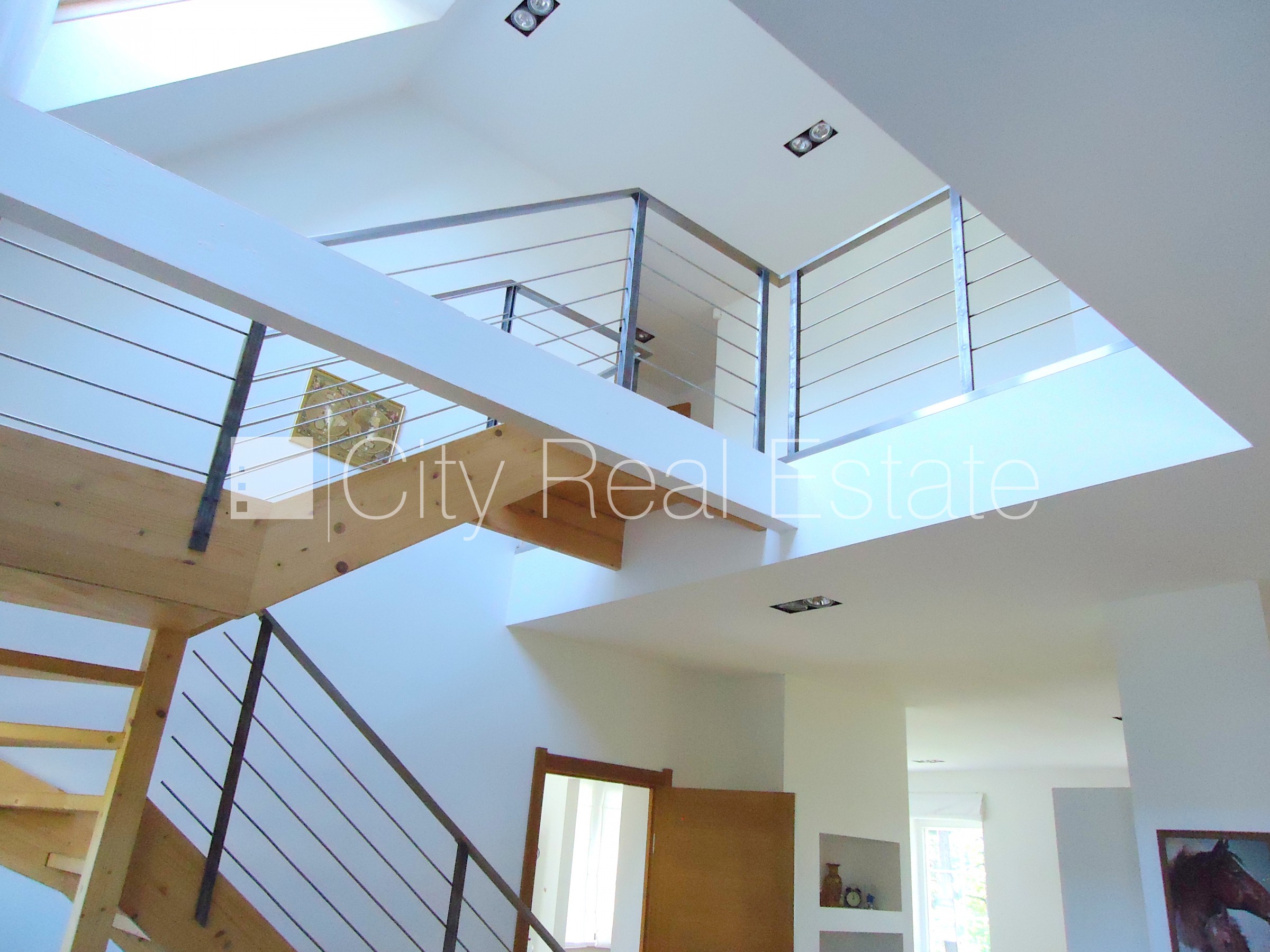 Sludinājumi. Zeme īpašumā, jaunceltne, dakstiņu jumta segums, ķieģeļu mūra sienas, labiekārtota apzaļumota Cena: 525000 EUR Foto #21