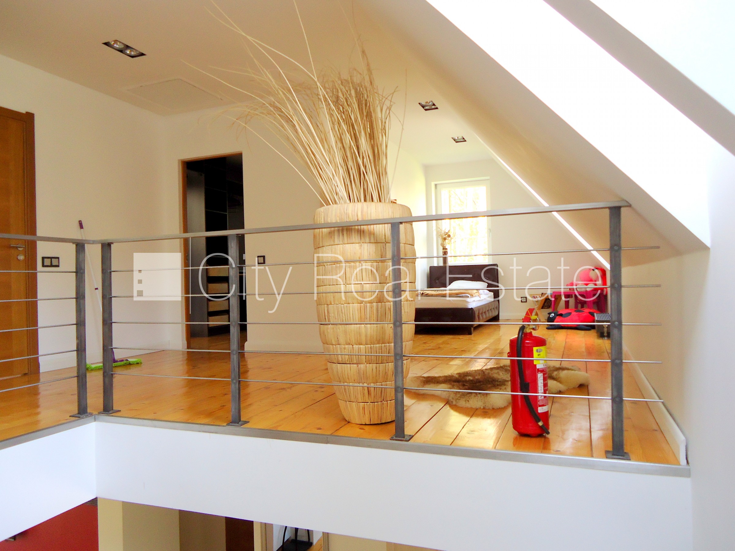 Sludinājumi. Zeme īpašumā, jaunceltne, dakstiņu jumta segums, ķieģeļu mūra sienas, labiekārtota apzaļumota Cena: 525000 EUR Foto #12