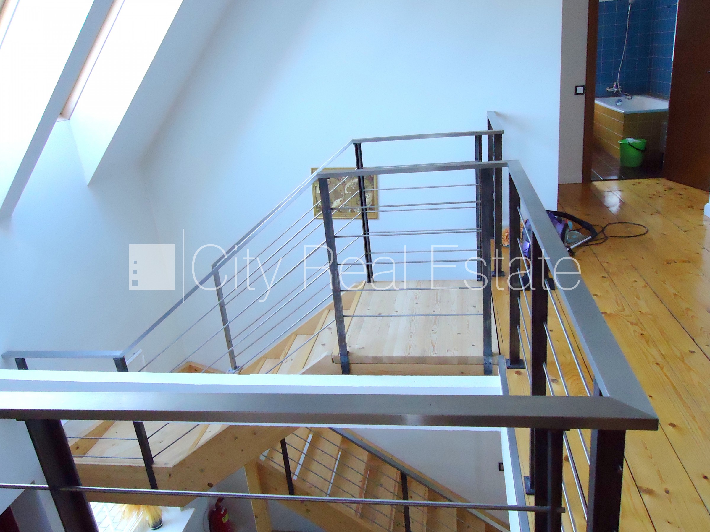 Sludinājumi. Zeme īpašumā, jaunceltne, dakstiņu jumta segums, ķieģeļu mūra sienas, labiekārtota apzaļumota Cena: 525000 EUR Foto #13