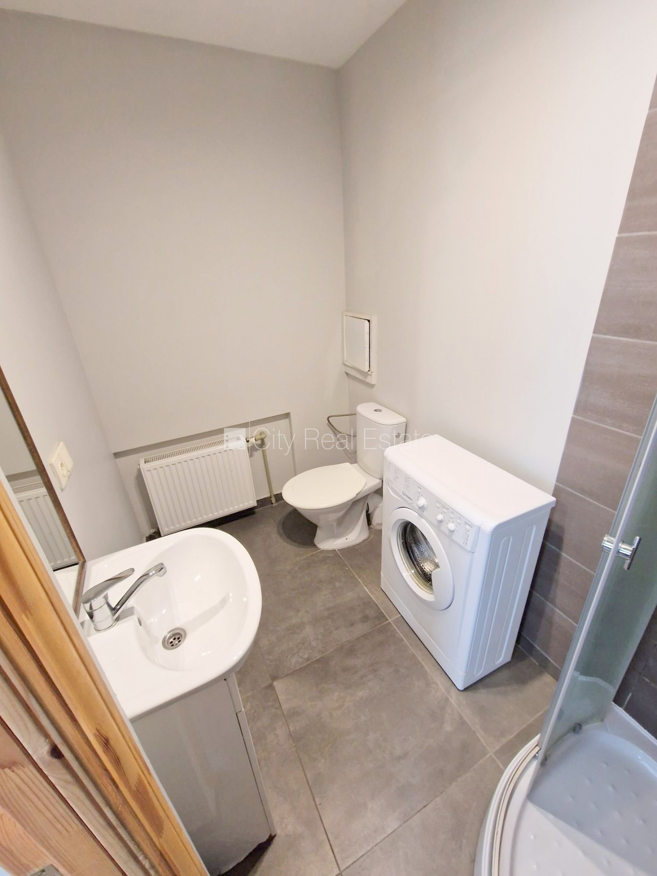 Sludinājumi. Fasādes māja, renovēta māja, labiekārtots apzaļumots pagalms, slēgts pagalms, ieeja no ielas un Cena: 320 EUR/mēn Foto #11