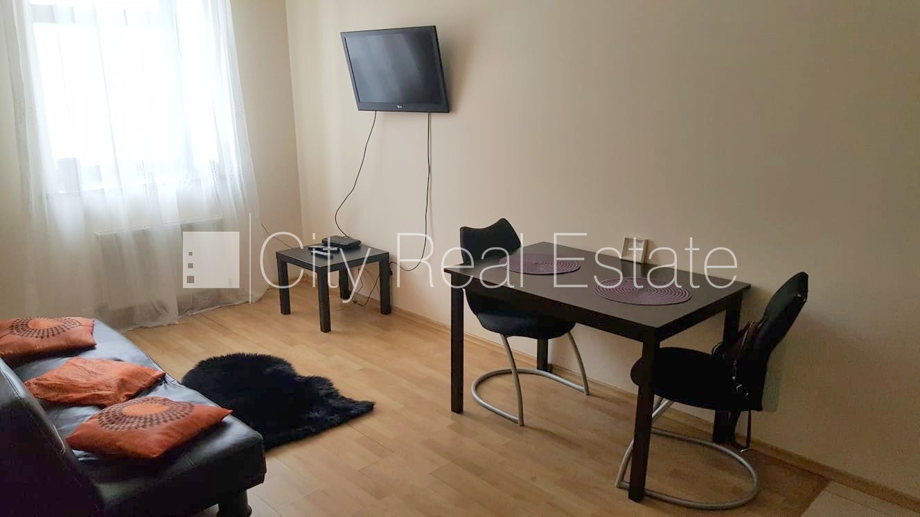 Sludinājumi. Projekts - Katoļu 9, fasādes māja, renovēta māja, labiekārtota apzaļumota teritorija, slēgts Cena: 450 EUR/mēn Foto #1