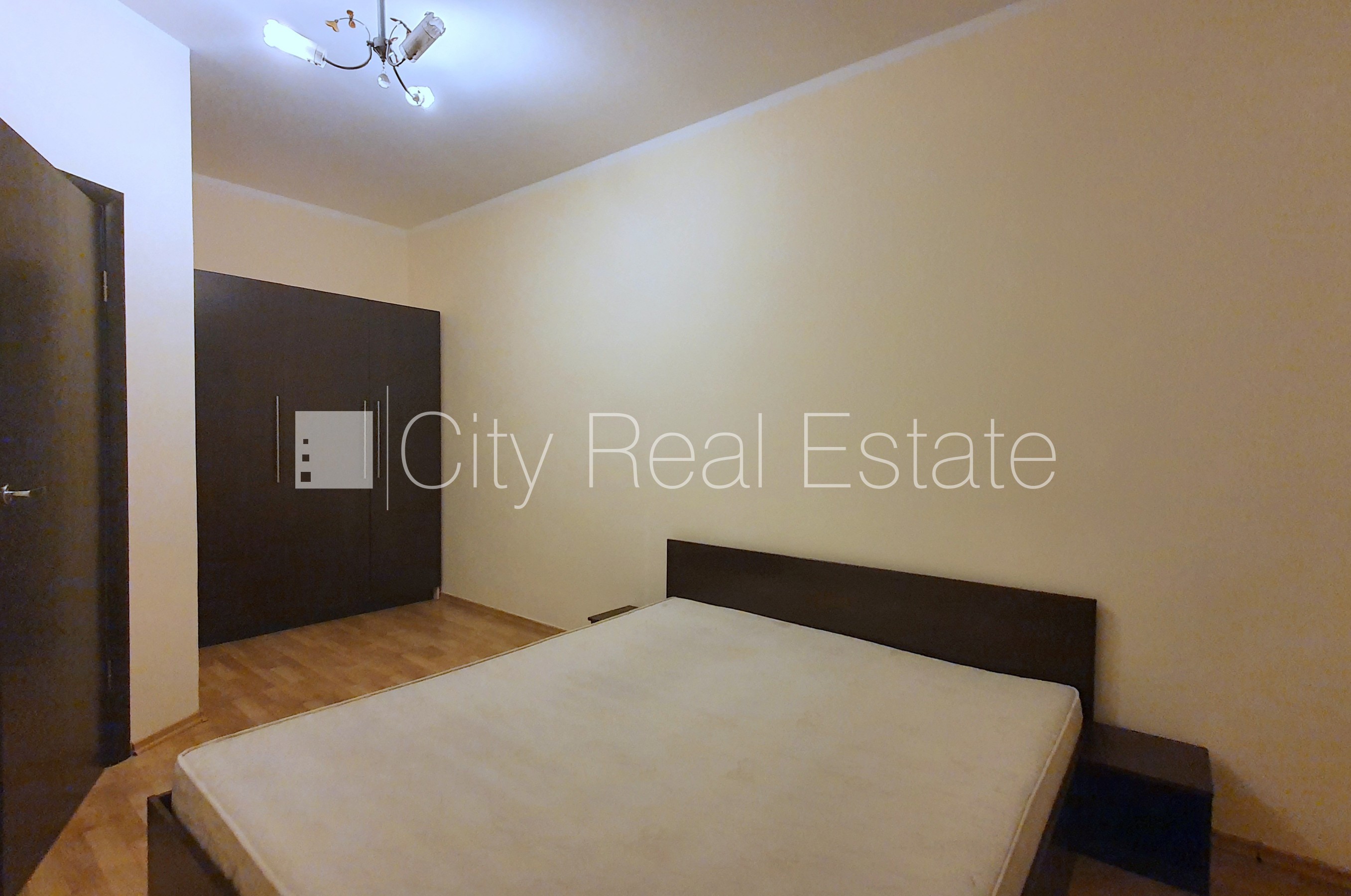 Sludinājumi. Projekts - Katoļu 9, fasādes māja, renovēta māja, labiekārtota apzaļumota teritorija, slēgts Cena: 450 EUR/mēn Foto #8