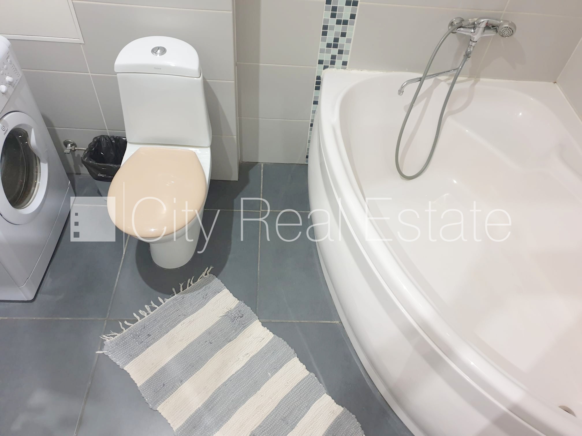 Sludinājumi. Projekts - Katoļu 9, fasādes māja, renovēta māja, labiekārtota apzaļumota teritorija, slēgts Cena: 450 EUR/mēn Foto #18