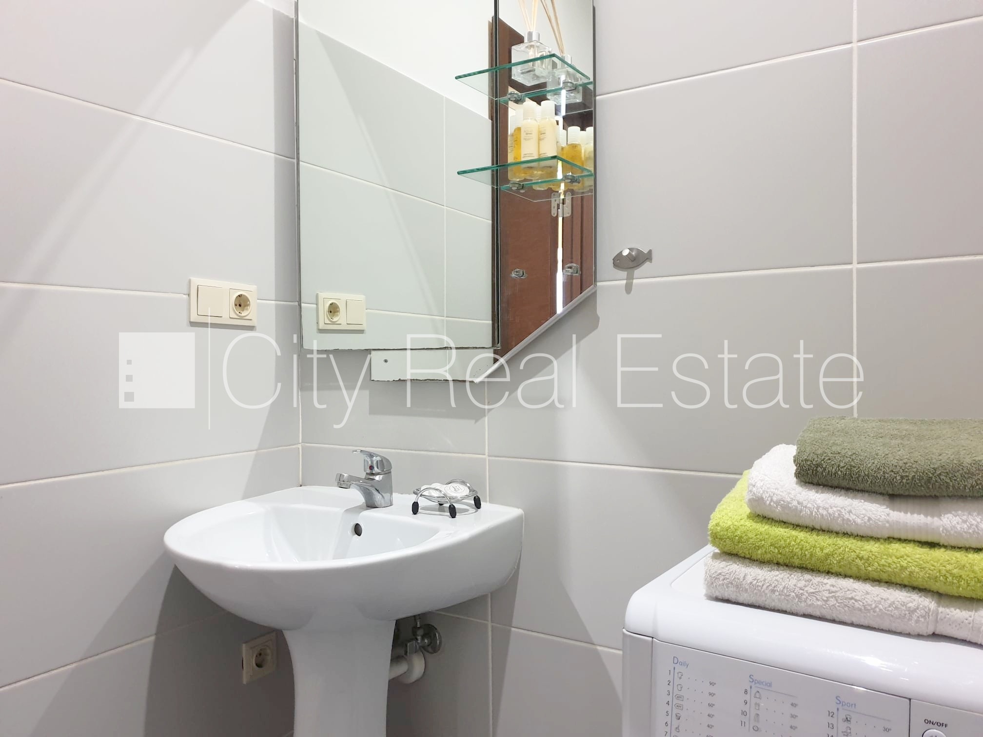 Sludinājumi. Projekts - Katoļu 9, fasādes māja, renovēta māja, labiekārtota apzaļumota teritorija, slēgts Cena: 450 EUR/mēn Foto #14