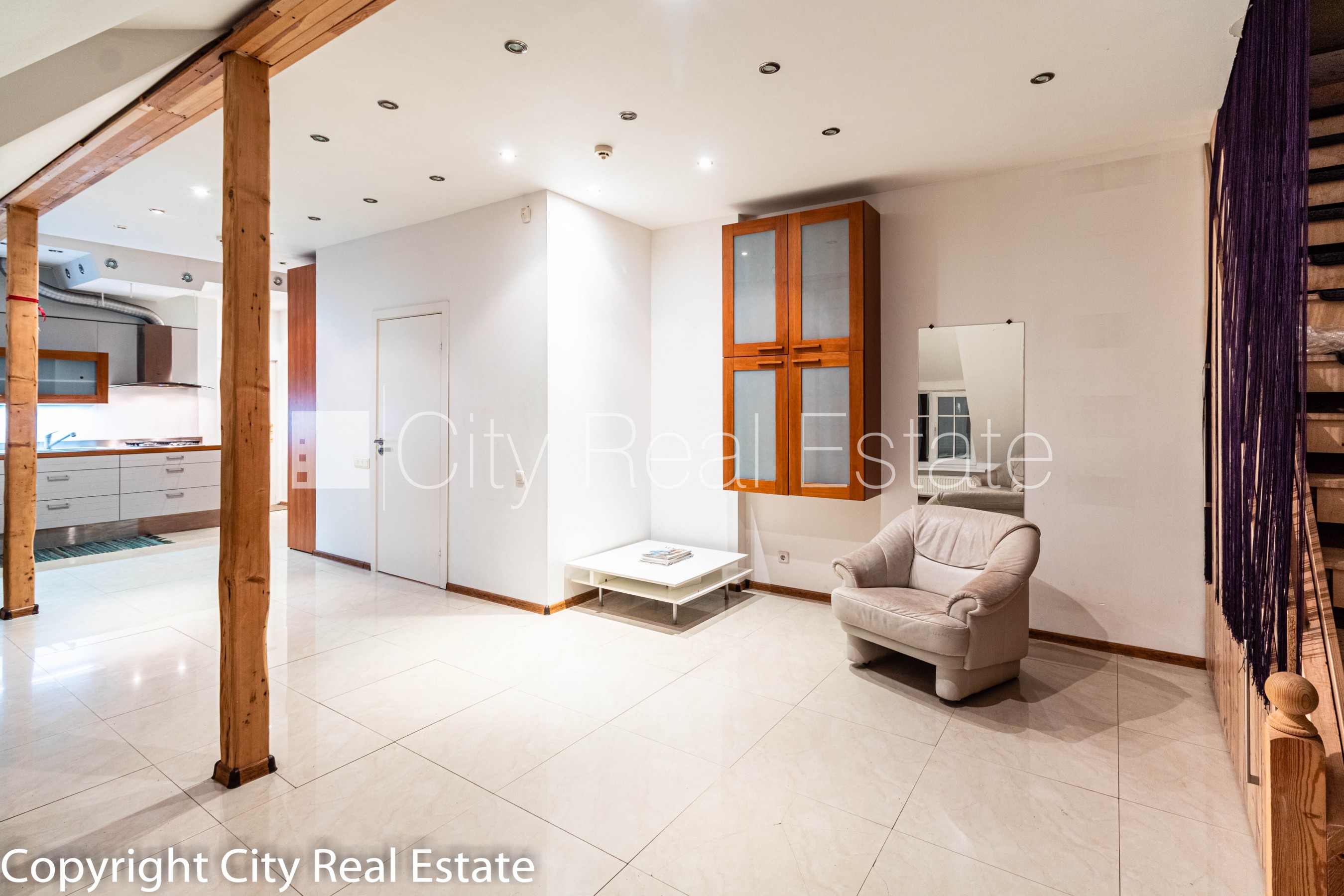 Sludinājumi. Fasādes māja, mansards, divstāvīgs, studio tipa, virtuve apvienota ar istabu, gāzes apkure, Cena: 120000 EUR Foto #1