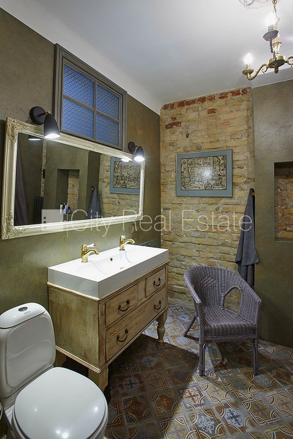 Sludinājumi. Fasādes māja, labiekārtota apzaļumota teritorija, garāžas vārti aprīkoti ar automatizētu atvēršanās Cena: 950 EUR/mēn Foto #13