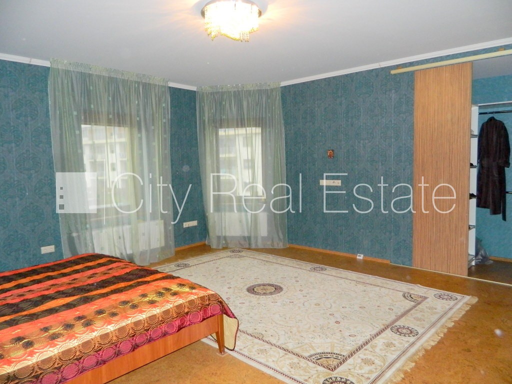 Sludinājumi. Privātmāja, jaunceltne, labiekārtota apzaļumota teritorija, teritorijas iebrauktuves vārti aprīkoti Cena: 345500 EUR Foto #23