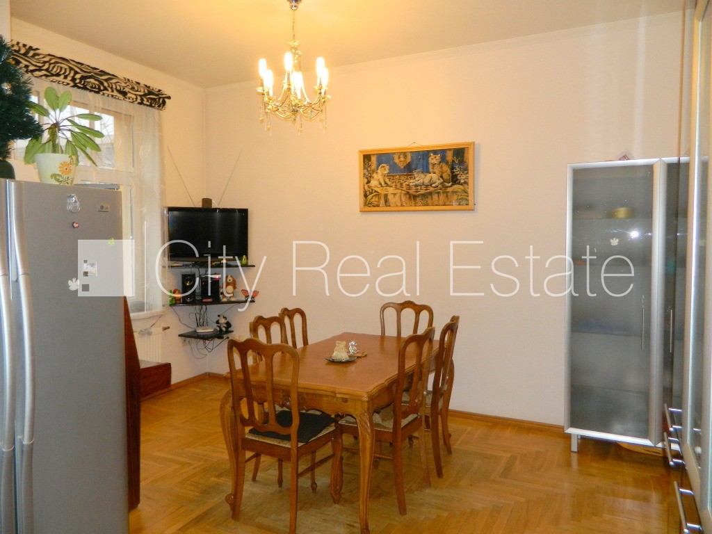 Sludinājumi. Privātmāja, jaunceltne, labiekārtota apzaļumota teritorija, teritorijas iebrauktuves vārti aprīkoti Cena: 345500 EUR Foto #14