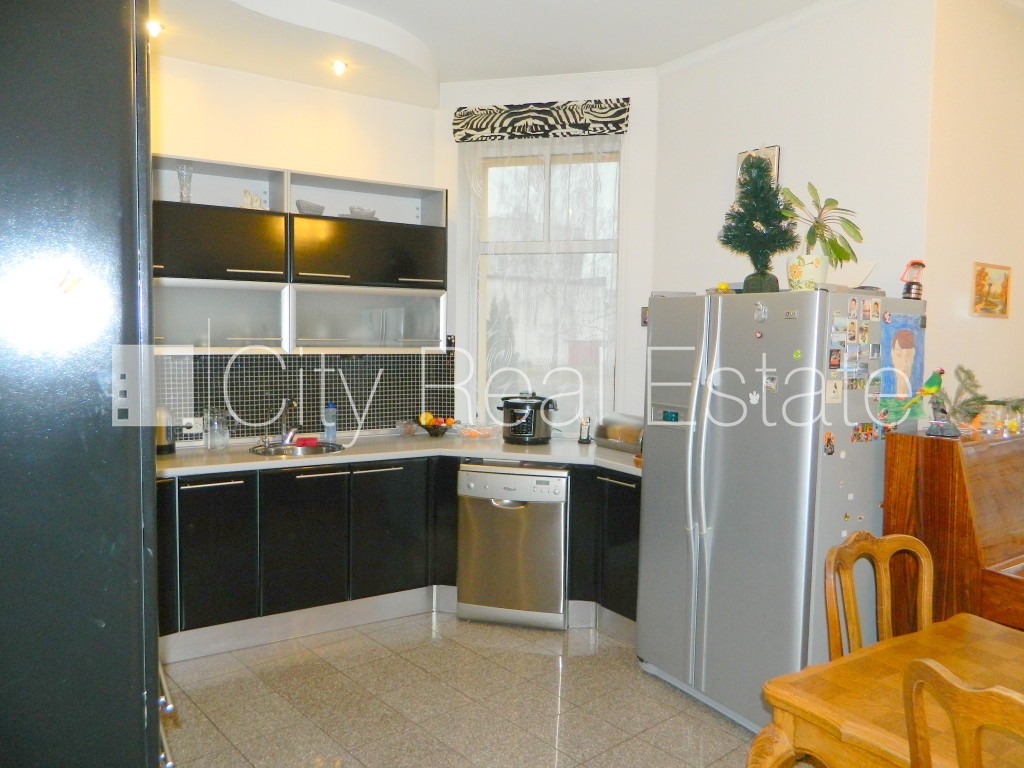 Sludinājumi. Privātmāja, jaunceltne, labiekārtota apzaļumota teritorija, teritorijas iebrauktuves vārti aprīkoti Cena: 345500 EUR Foto #11