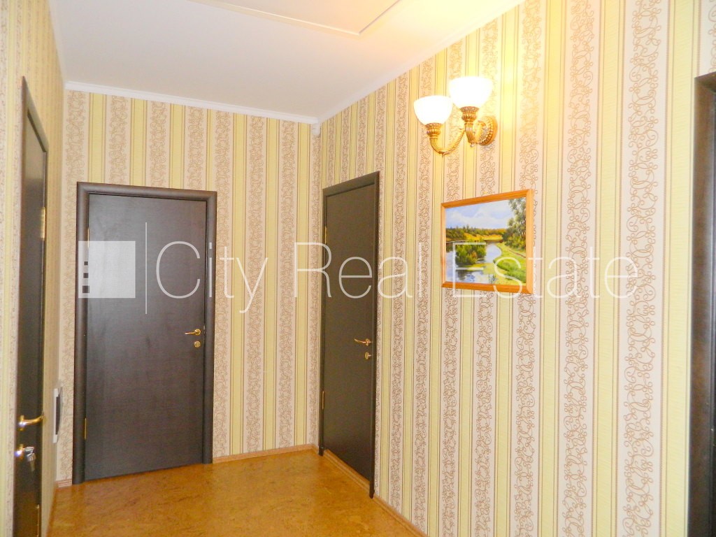 Sludinājumi. Privātmāja, jaunceltne, labiekārtota apzaļumota teritorija, teritorijas iebrauktuves vārti aprīkoti Cena: 345500 EUR Foto #22