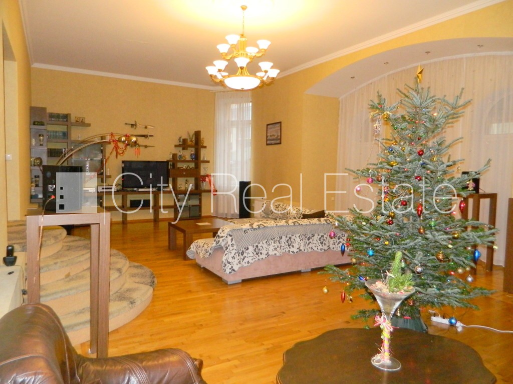 Sludinājumi. Privātmāja, jaunceltne, labiekārtota apzaļumota teritorija, teritorijas iebrauktuves vārti aprīkoti Cena: 345500 EUR Foto #6