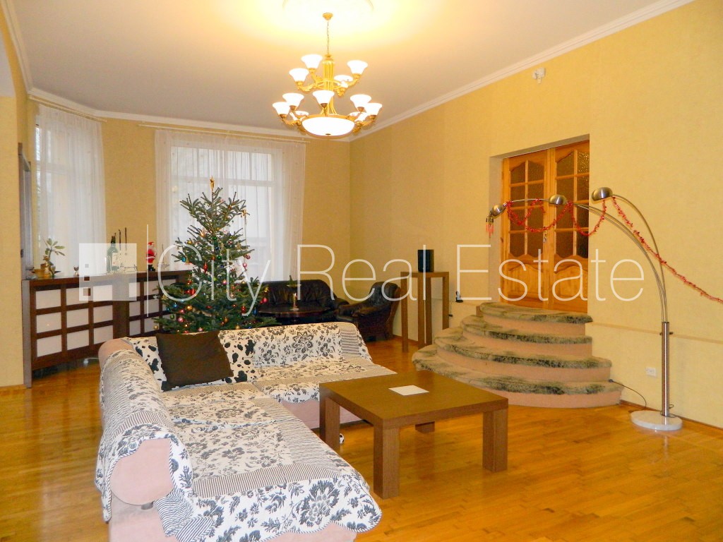 Sludinājumi. Privātmāja, jaunceltne, labiekārtota apzaļumota teritorija, teritorijas iebrauktuves vārti aprīkoti Cena: 345500 EUR Foto #8