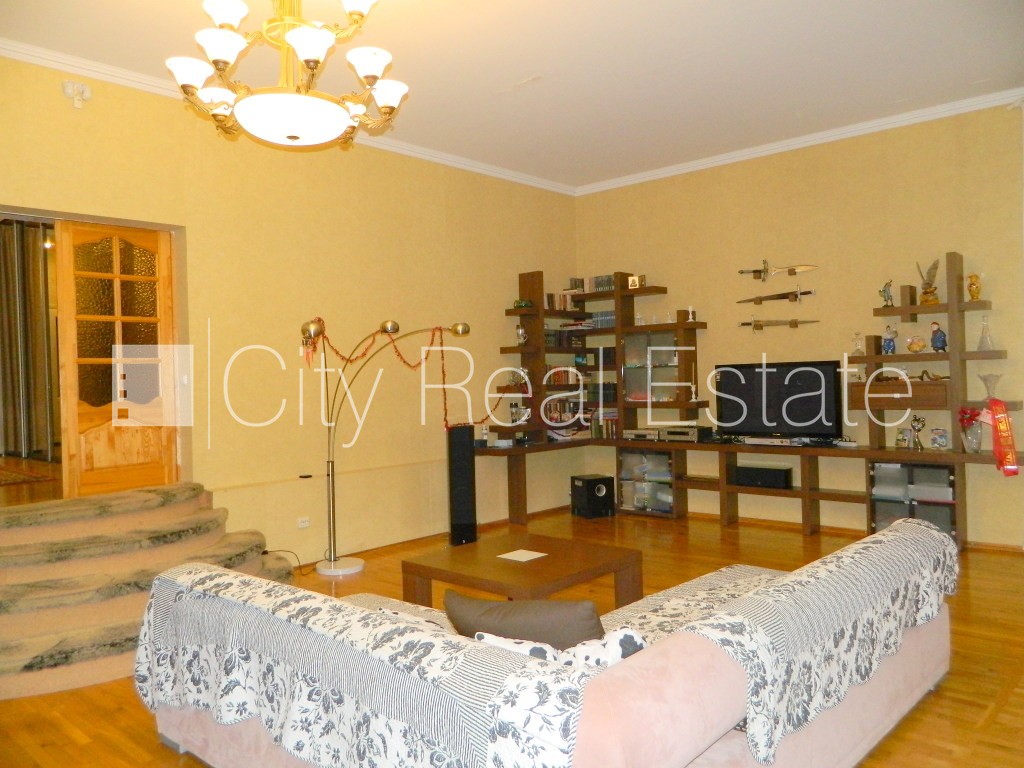 Sludinājumi. Privātmāja, jaunceltne, labiekārtota apzaļumota teritorija, teritorijas iebrauktuves vārti aprīkoti Cena: 345500 EUR Foto #7