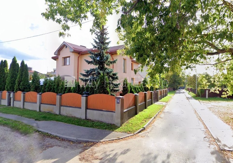 Sludinājumi. Privātmāja, jaunceltne, labiekārtota apzaļumota teritorija, teritorijas iebrauktuves vārti aprīkoti Cena: 345500 EUR Foto #1