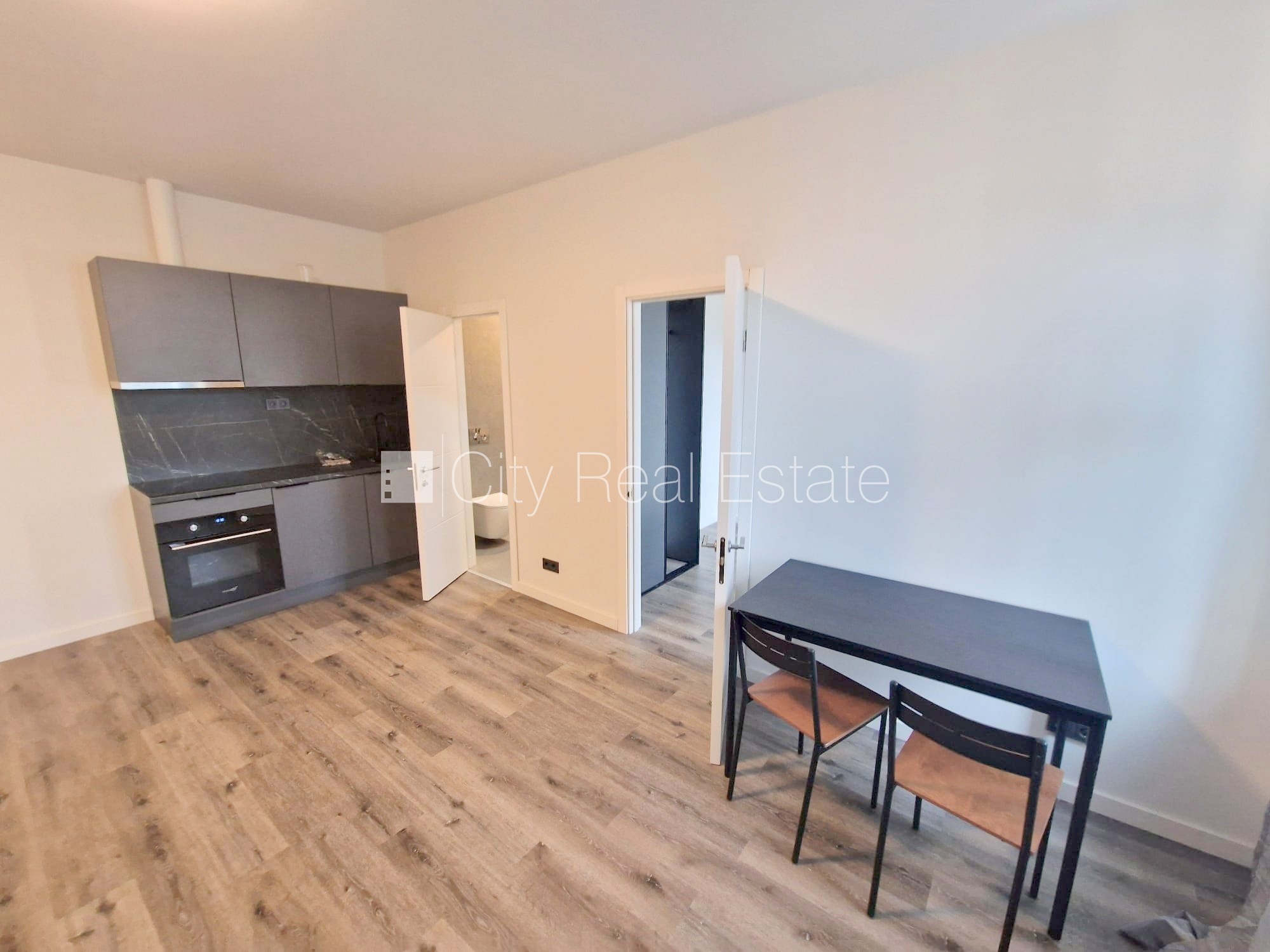 Sludinājumi. Projekts - Matīsa 38, pagalma ēka, renovēta māja, labiekārtots apzaļumots pagalms, slēgts pagalms, Cena: 500 EUR/mēn Foto #8