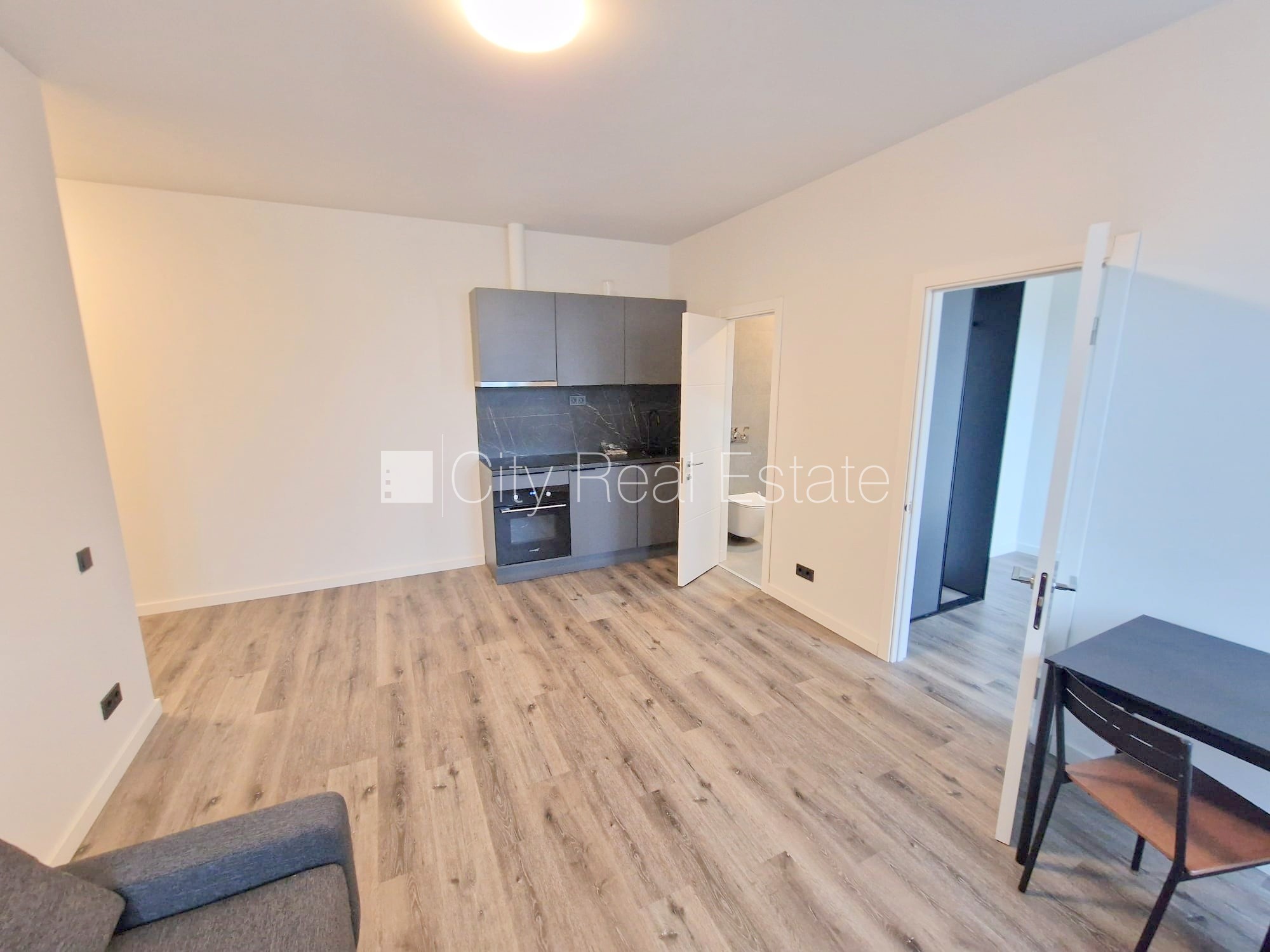 Sludinājumi. Projekts - Matīsa 38, pagalma ēka, renovēta māja, labiekārtots apzaļumots pagalms, slēgts pagalms, Cena: 500 EUR/mēn Foto #7