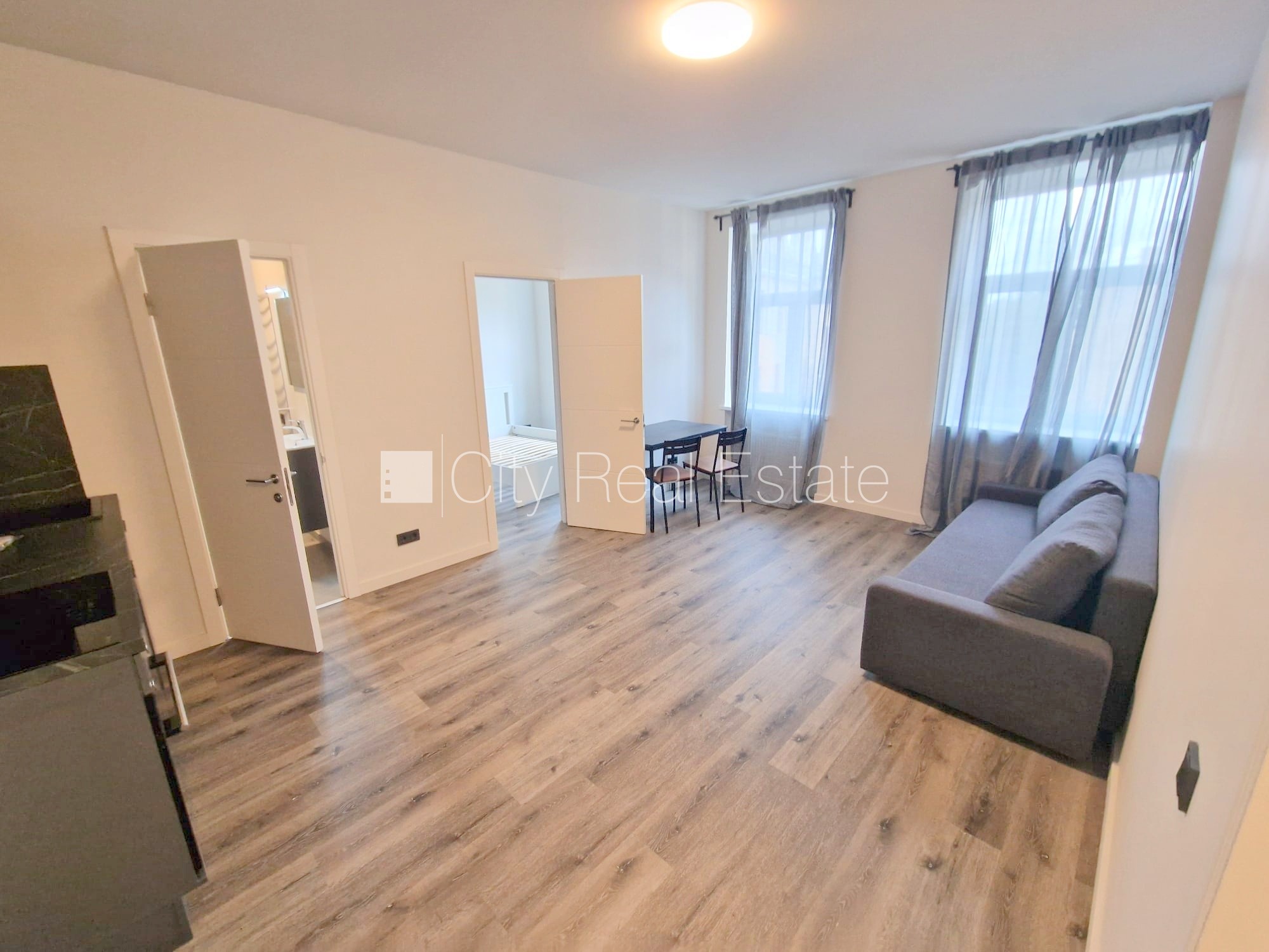 Sludinājumi. Projekts - Matīsa 38, pagalma ēka, renovēta māja, labiekārtots apzaļumots pagalms, slēgts pagalms, Cena: 500 EUR/mēn Foto #1