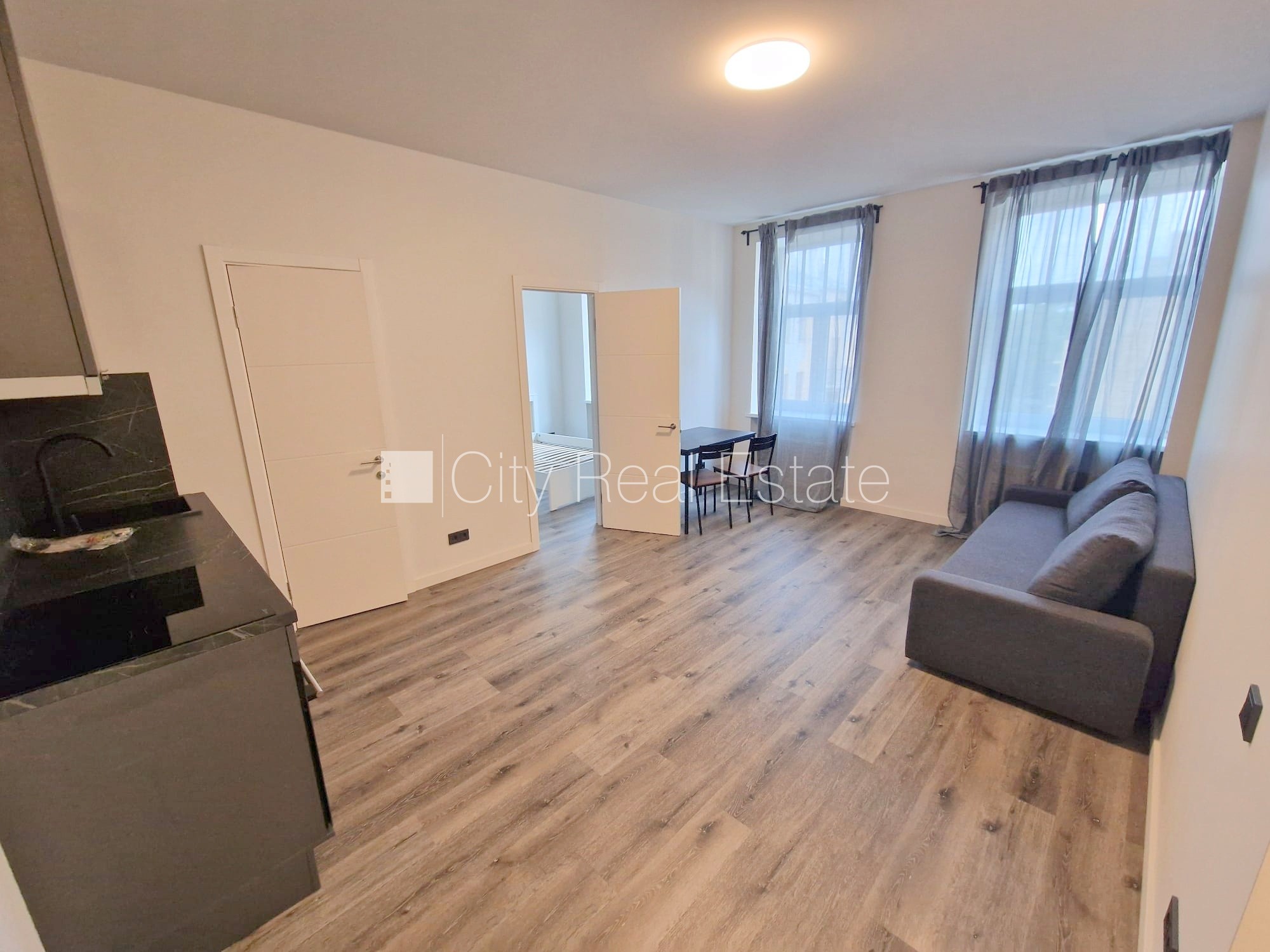 Sludinājumi. Projekts - Matīsa 38, pagalma ēka, renovēta māja, labiekārtots apzaļumots pagalms, slēgts pagalms, Cena: 500 EUR/mēn Foto #2