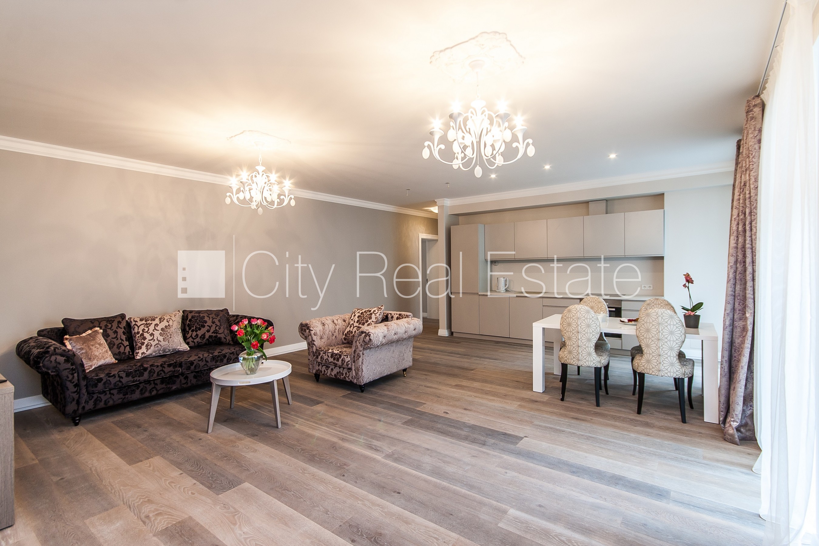 Sludinājumi. Projekts - Residence Lumiere, fasādes māja, renovēta māja, labiekārtota apzaļumota teritorija, Cena: 400000 EUR Foto #1