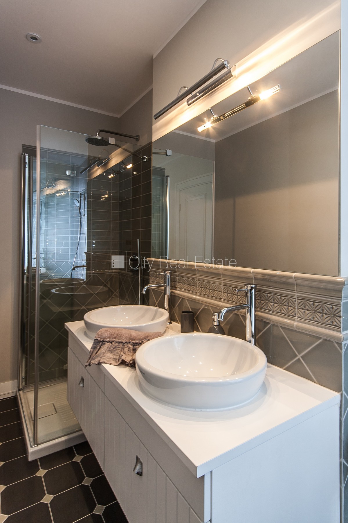 Sludinājumi. Projekts - Residence Lumiere, fasādes māja, renovēta māja, labiekārtota apzaļumota teritorija, Cena: 400000 EUR Foto #4