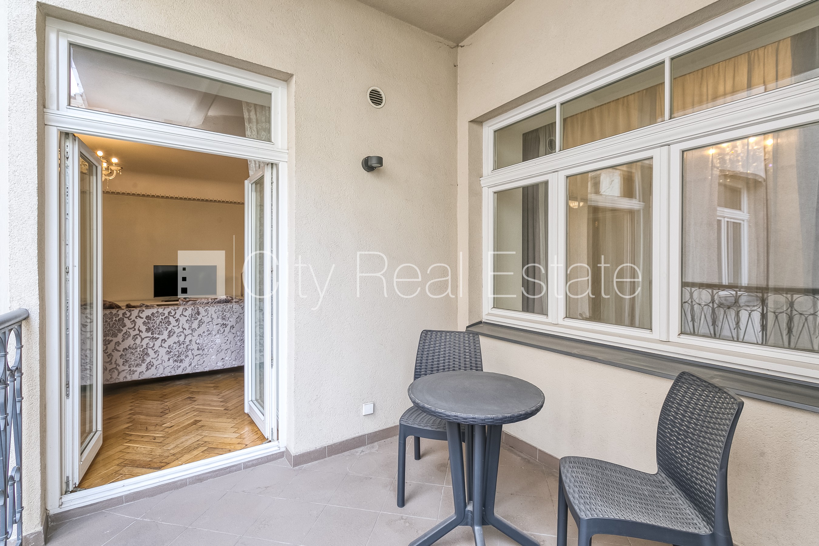 Sludinājumi. Projekts - Residence Lumiere, fasādes māja, renovēta māja, slēgts pagalms, garāžas vārti aprīkoti Cena: 1100 EUR/mēn Foto #10