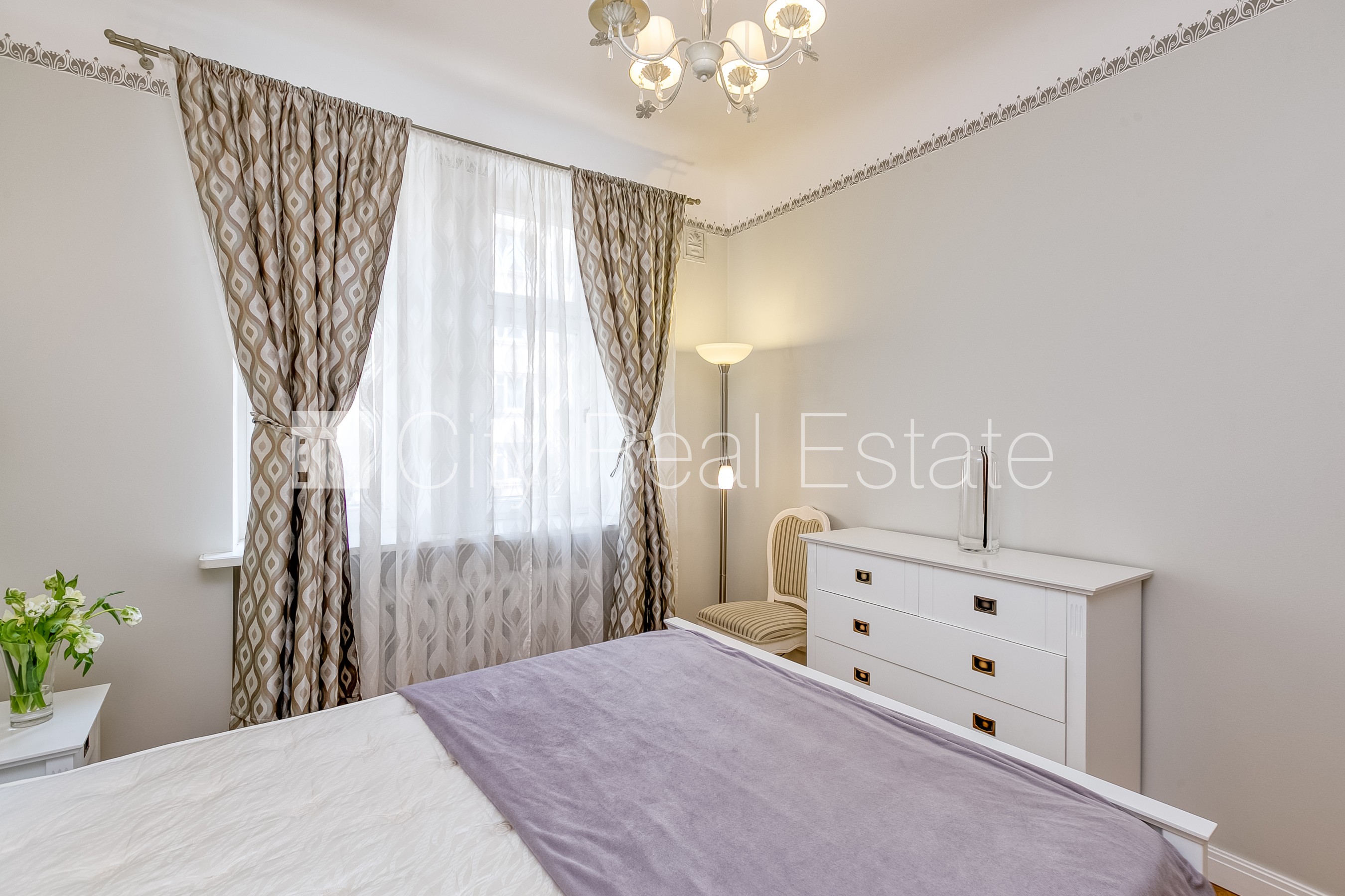 Sludinājumi. Projekts - Residence Lumiere, fasādes māja, renovēta māja, slēgts pagalms, garāžas vārti aprīkoti Cena: 1100 EUR/mēn Foto #13