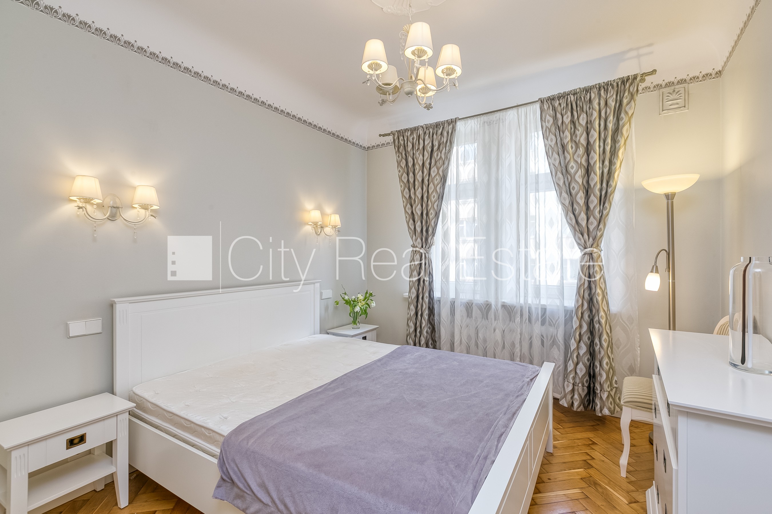 Sludinājumi. Projekts - Residence Lumiere, fasādes māja, renovēta māja, slēgts pagalms, garāžas vārti aprīkoti Cena: 1100 EUR/mēn Foto #12