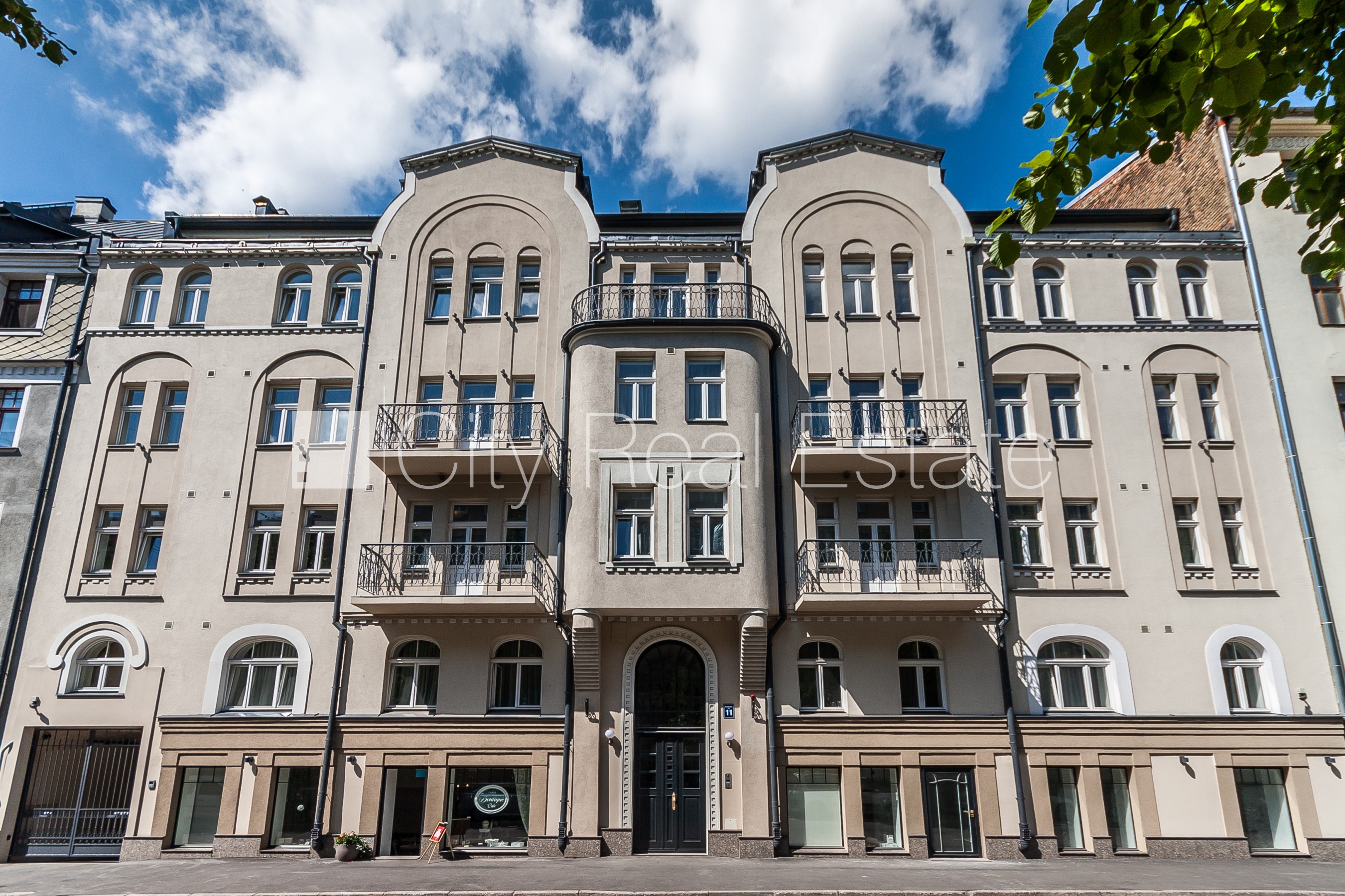 Sludinājumi. Projekts - Residence Lumiere, fasādes māja, renovēta māja, slēgts pagalms, garāžas vārti aprīkoti Cena: 1100 EUR/mēn Foto #17