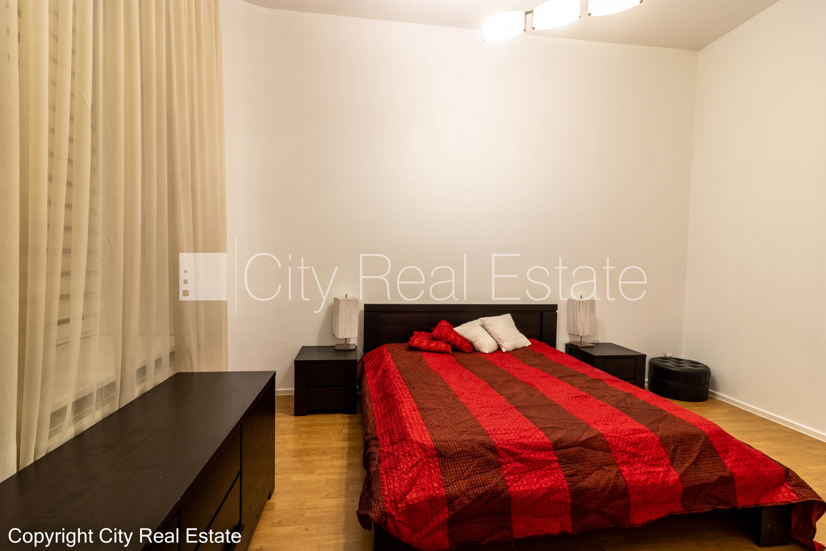 Sludinājumi. Projekts - Pulkveža Nams, fasādes māja, renovēta māja, fasāde ar dekoratīvo apmetumu, viena Cena: 140000 EUR Foto #5