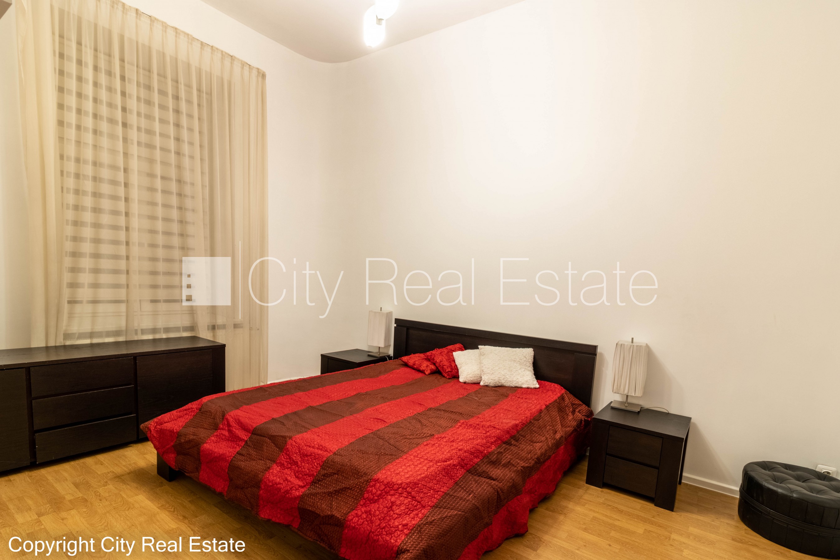 Sludinājumi. Projekts - Pulkveža Nams, fasādes māja, renovēta māja, fasāde ar dekoratīvo apmetumu, viena Cena: 140000 EUR Foto #4