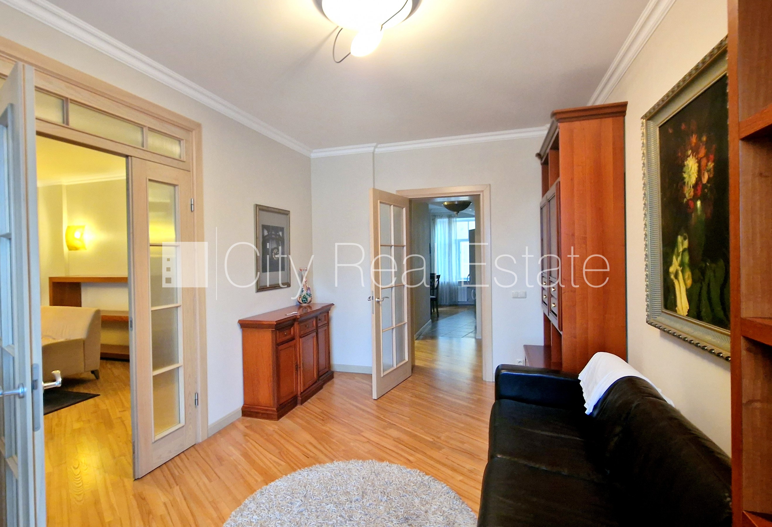 Sludinājumi. Zeme īpašumā, fasādes māja, restaurēta māja, ķieģeļu mūra sienas, ieeja no ielas, ir lifts, kāpņu Cena: 350000 EUR Foto #13