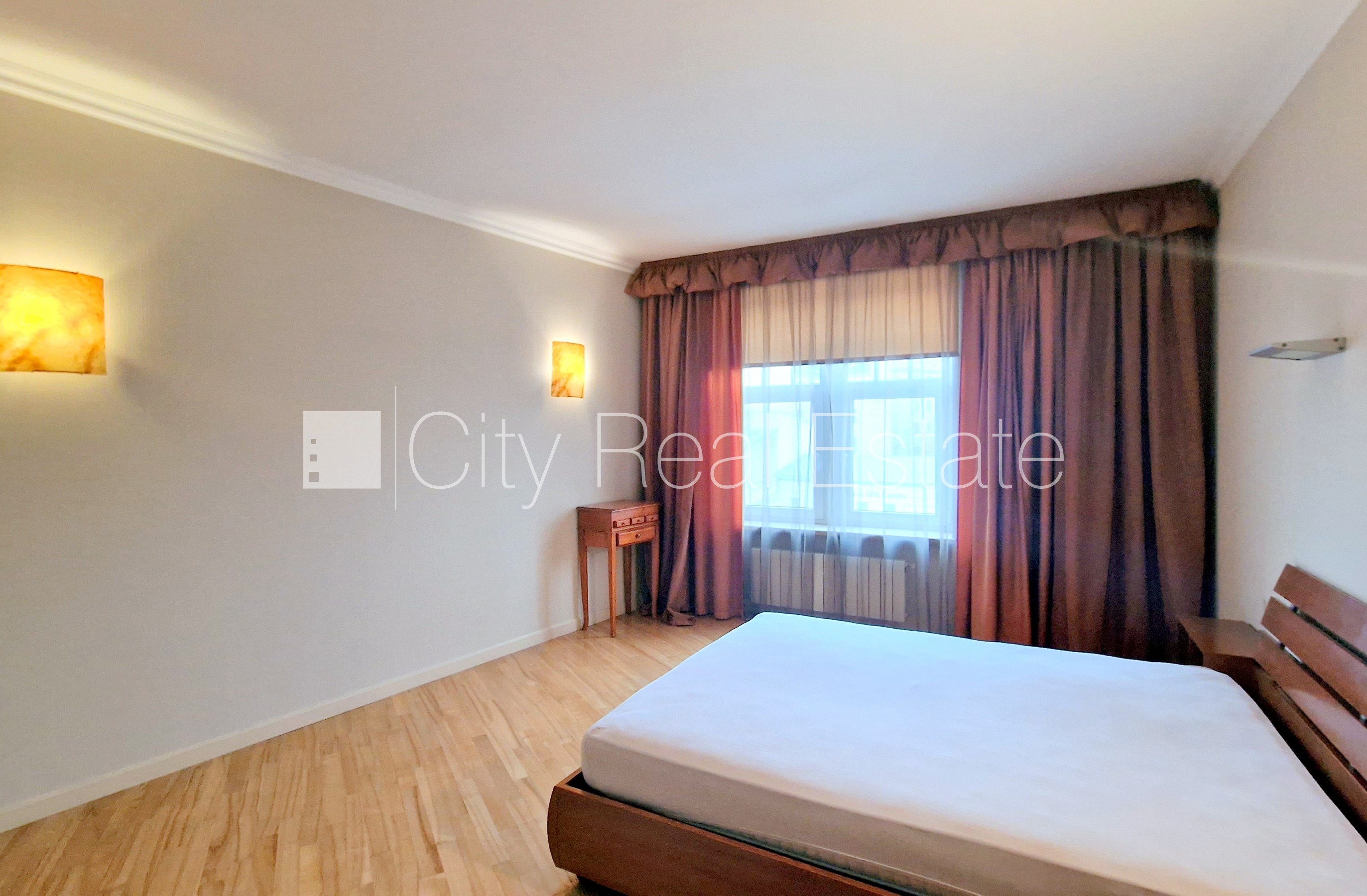 Sludinājumi. Zeme īpašumā, fasādes māja, restaurēta māja, ķieģeļu mūra sienas, ieeja no ielas, ir lifts, kāpņu Cena: 350000 EUR Foto #21