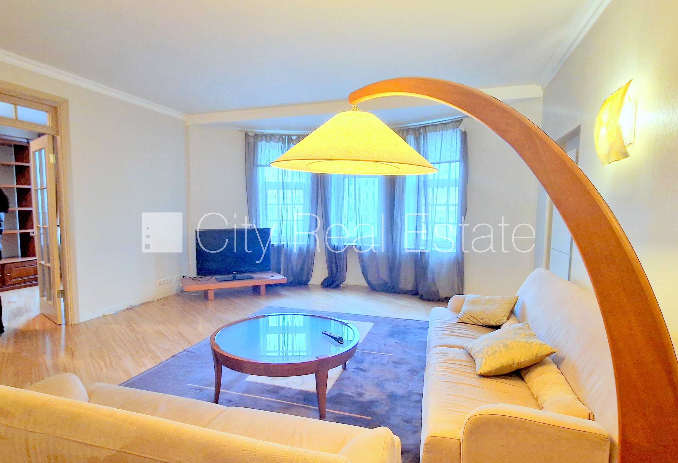 Sludinājumi. Zeme īpašumā, fasādes māja, restaurēta māja, ķieģeļu mūra sienas, ieeja no ielas, ir lifts, kāpņu Cena: 350000 EUR Foto #7