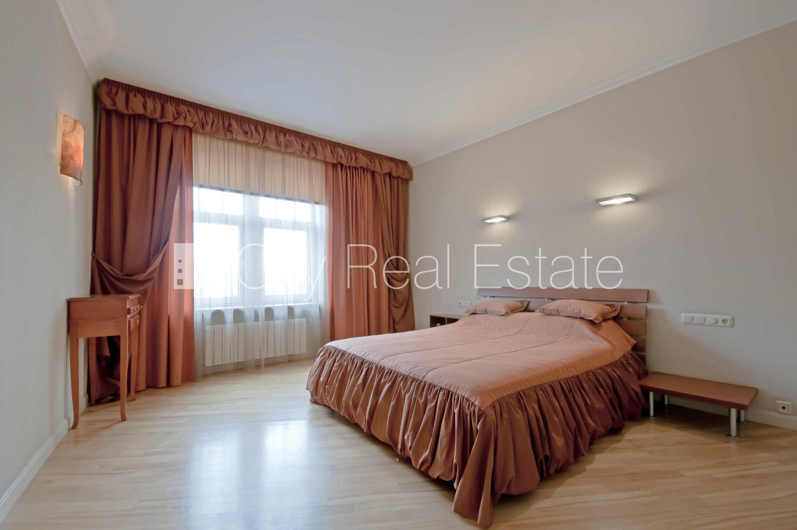 Sludinājumi. Zeme īpašumā, fasādes māja, restaurēta māja, ķieģeļu mūra sienas, ieeja no ielas, ir lifts, kāpņu Cena: 350000 EUR Foto #20