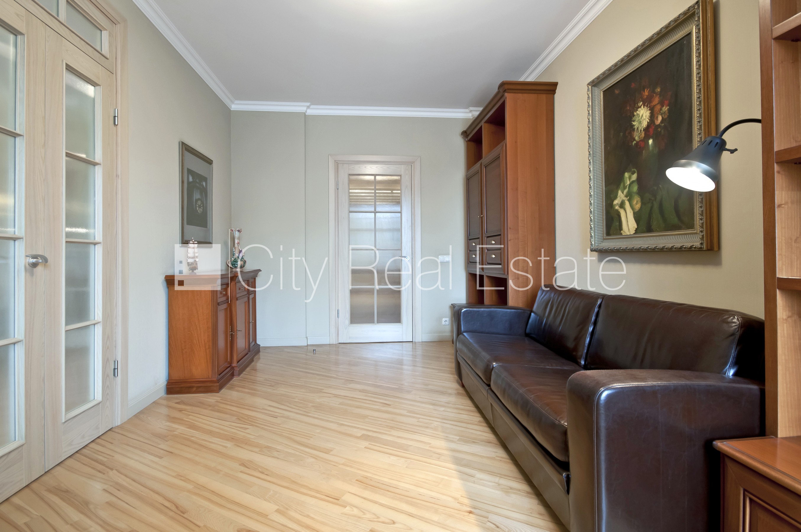 Sludinājumi. Zeme īpašumā, fasādes māja, restaurēta māja, ķieģeļu mūra sienas, ieeja no ielas, ir lifts, kāpņu Cena: 350000 EUR Foto #14