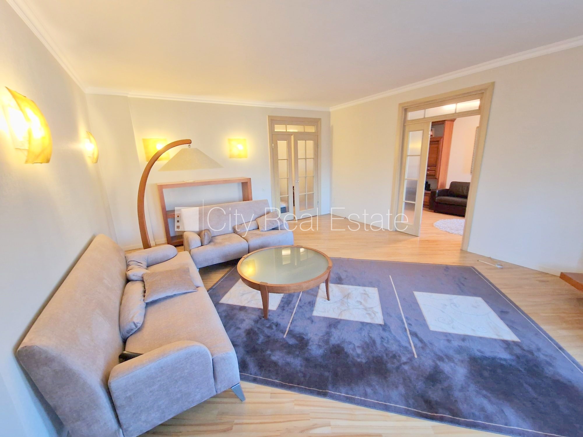 Sludinājumi. Zeme īpašumā, fasādes māja, restaurēta māja, ķieģeļu mūra sienas, ieeja no ielas, ir lifts, kāpņu Cena: 350000 EUR Foto #2