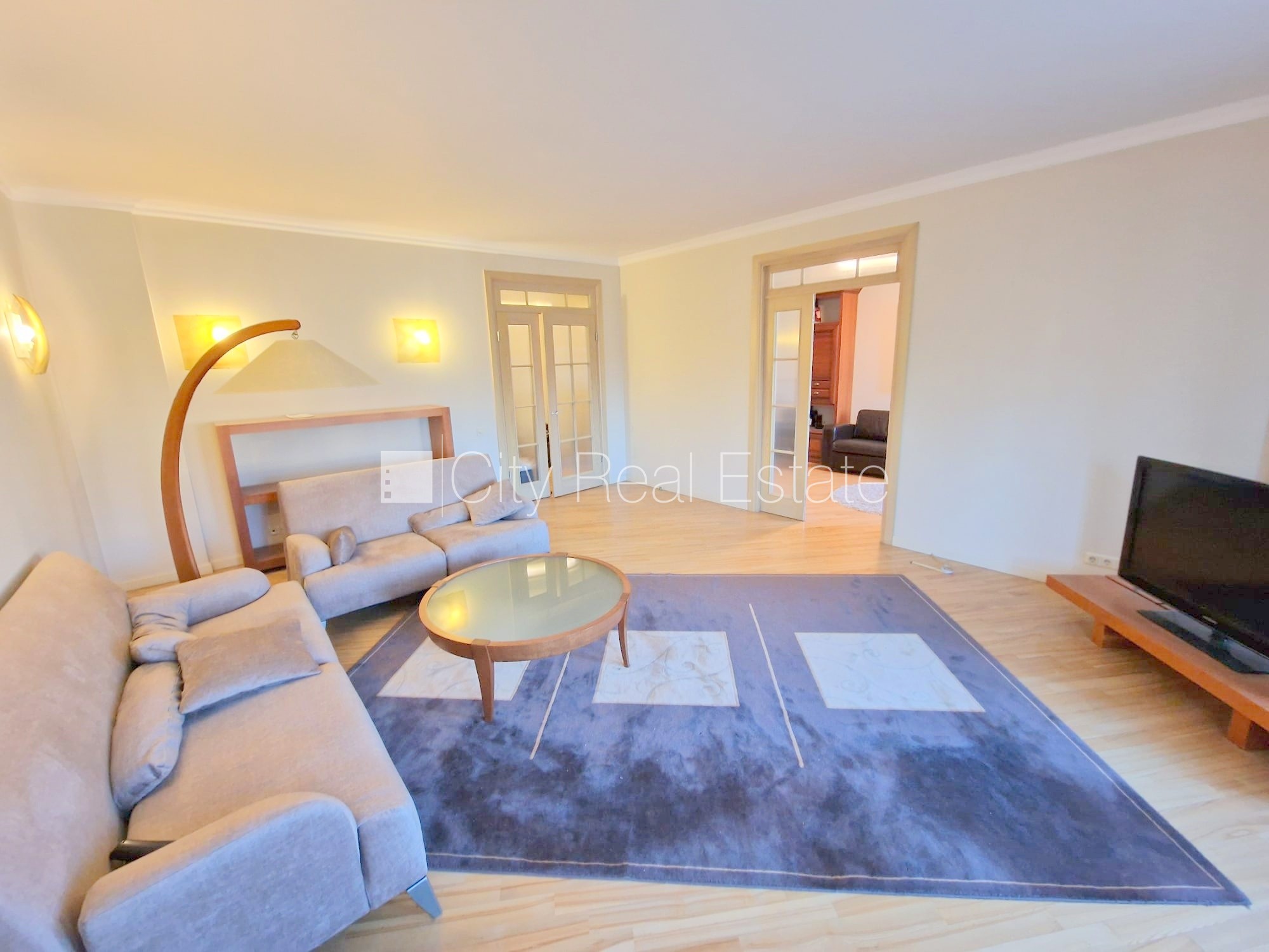 Sludinājumi. Zeme īpašumā, fasādes māja, restaurēta māja, ķieģeļu mūra sienas, ieeja no ielas, ir lifts, kāpņu Cena: 350000 EUR Foto #3