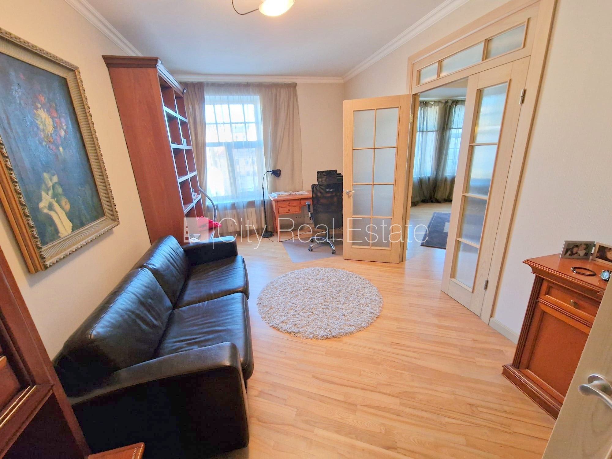 Sludinājumi. Zeme īpašumā, fasādes māja, restaurēta māja, ķieģeļu mūra sienas, ieeja no ielas, ir lifts, kāpņu Cena: 350000 EUR Foto #15